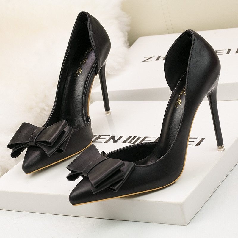 Spring high heels new female wild Korean version of the summer girl sexy side air pointed shallow mouth stiletto single shoes