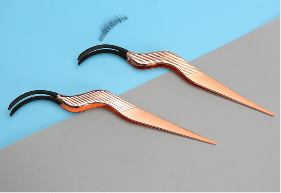 Eyelash curler aid