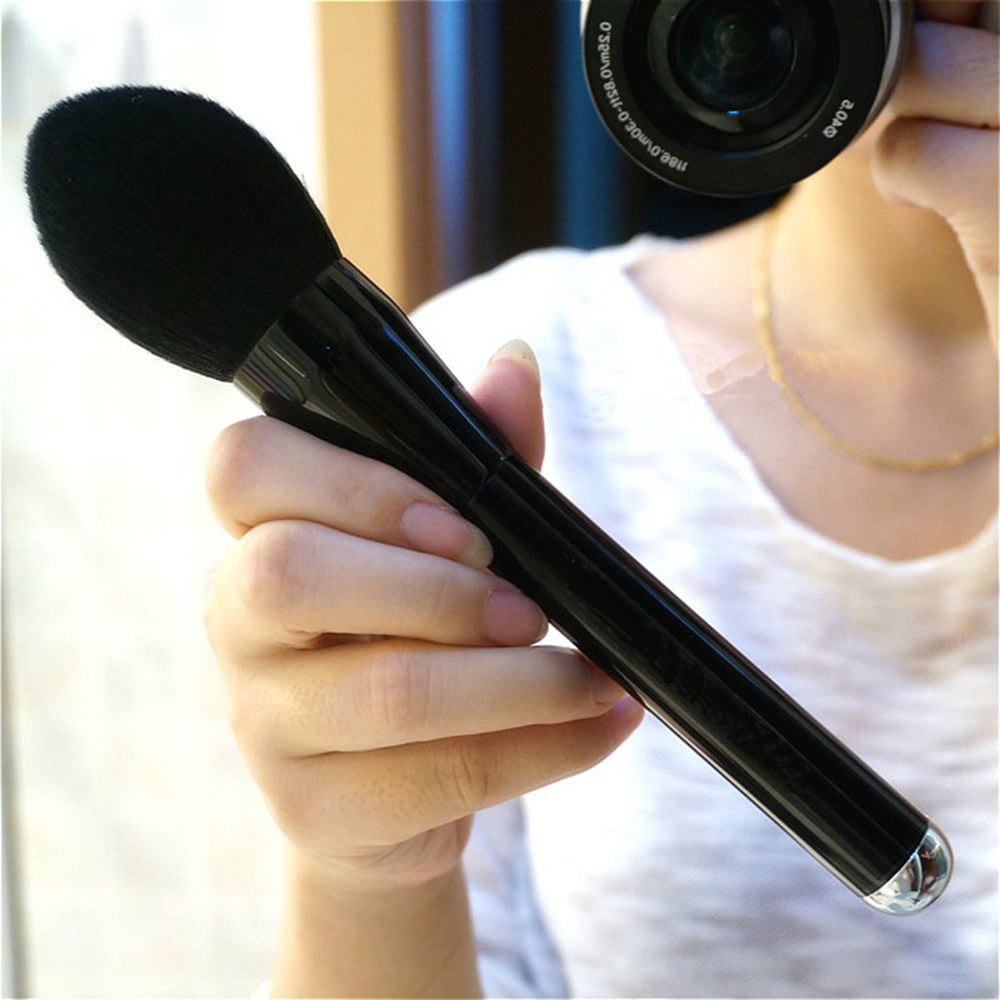 Single Wooden Handle Loose Powder Brush