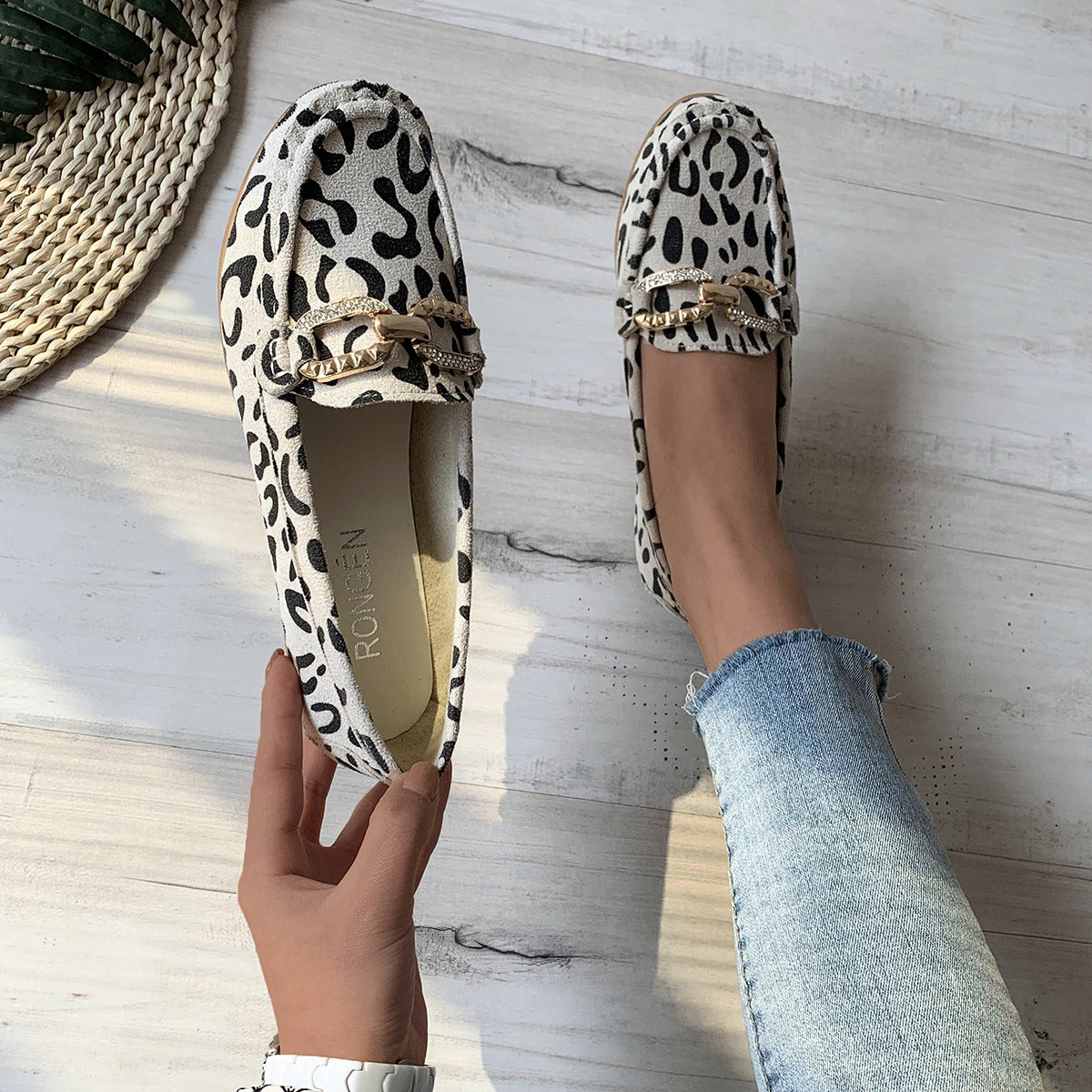 Chain Low-cut Flat Leopard Print Pumps Women